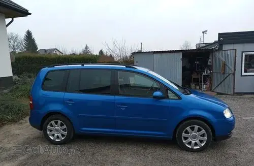 VOLKSWAGEN Touran 