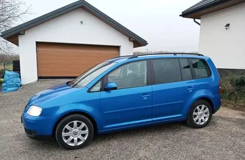 VOLKSWAGEN Touran 