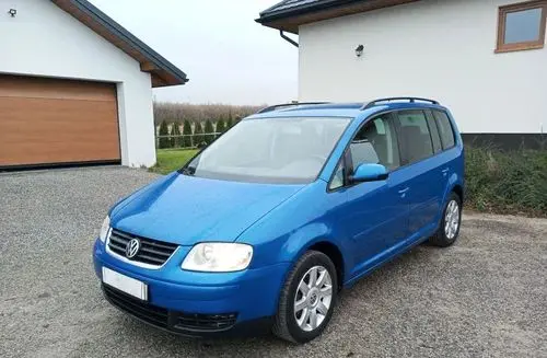 VOLKSWAGEN Touran 
