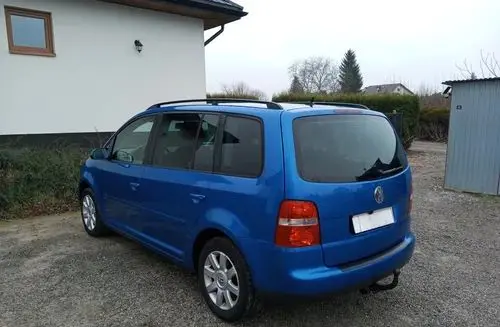 VOLKSWAGEN Touran 