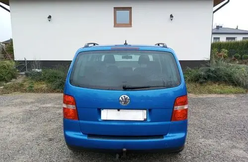VOLKSWAGEN Touran 