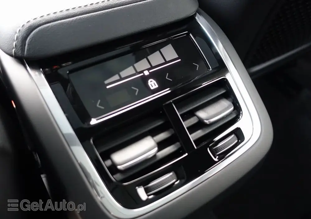 VOLVO XC 60 B5 B AWD Ultra Black Edition