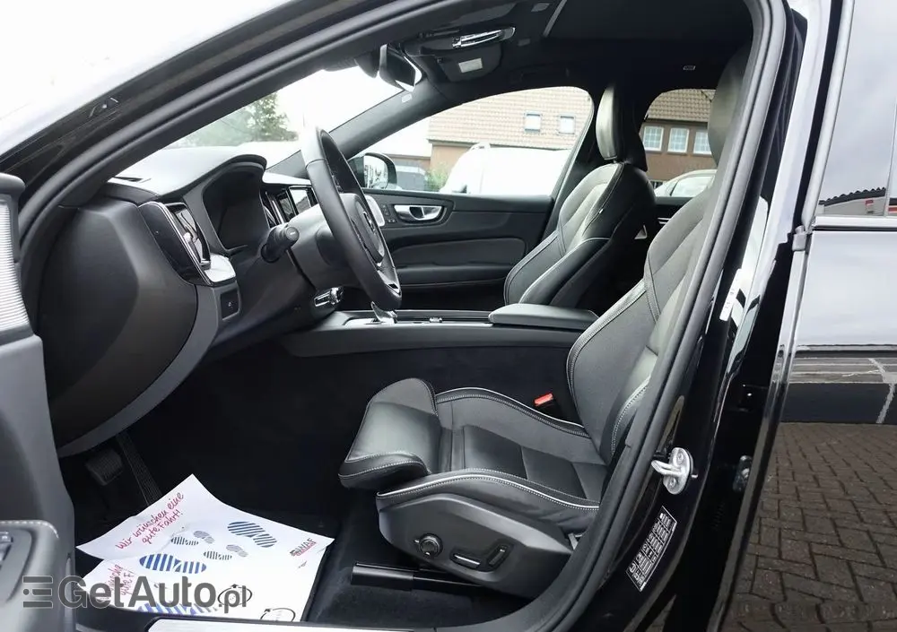 VOLVO XC 60 B5 B AWD Ultra Black Edition