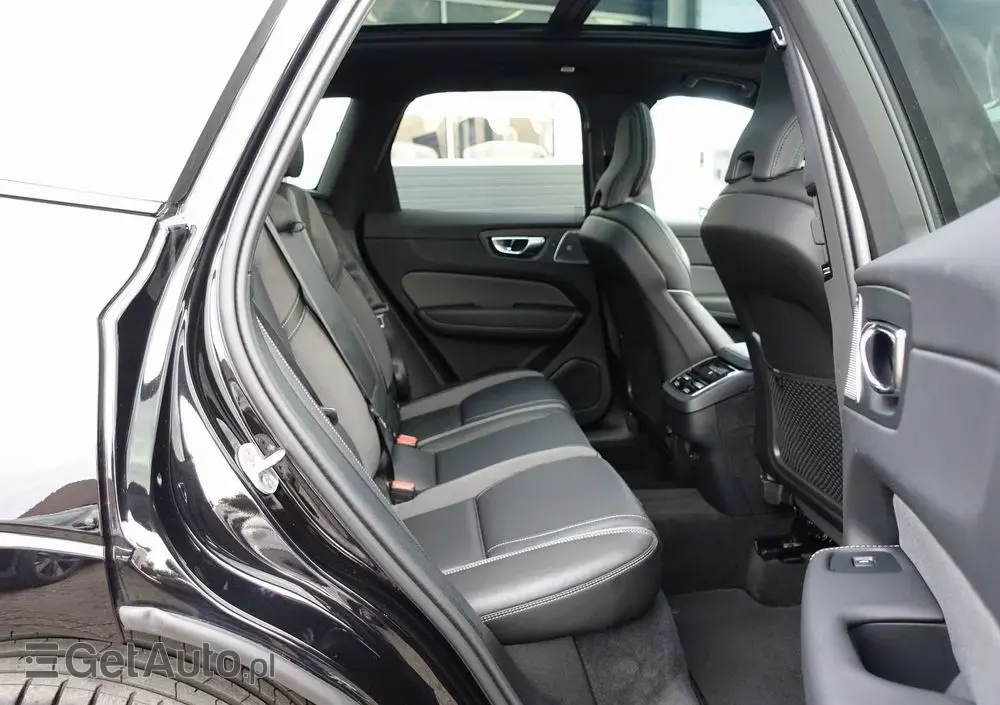 VOLVO XC 60 B5 B AWD Ultra Black Edition