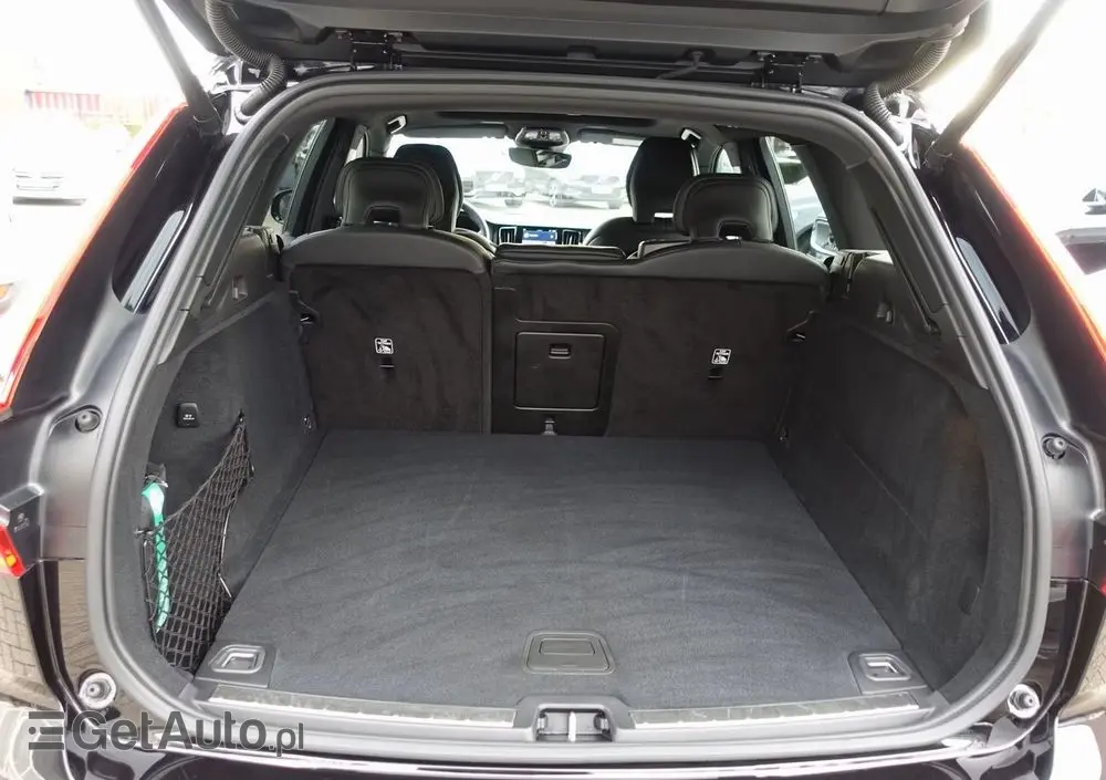 VOLVO XC 60 B5 B AWD Ultra Black Edition