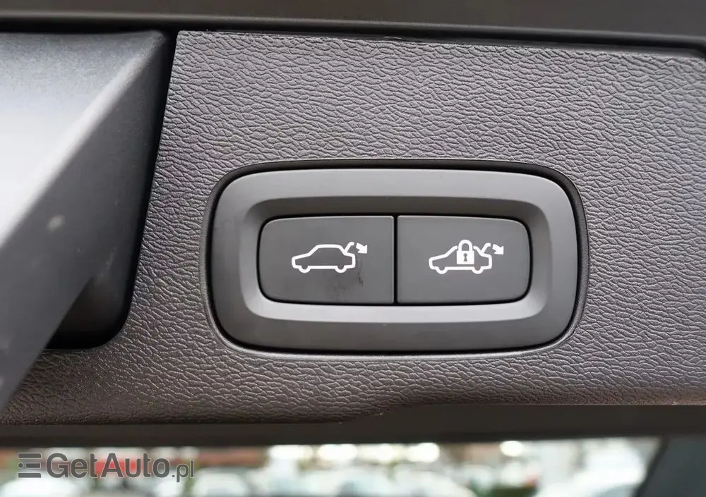 VOLVO XC 60 B5 B AWD Ultra Black Edition