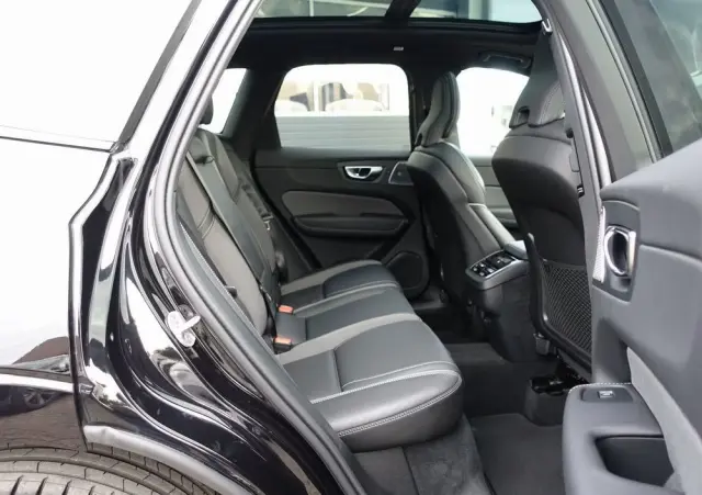 VOLVO XC 60 B5 B AWD Ultra Black Edition