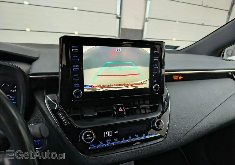 TOYOTA Corolla 1.8 Hybrid Active