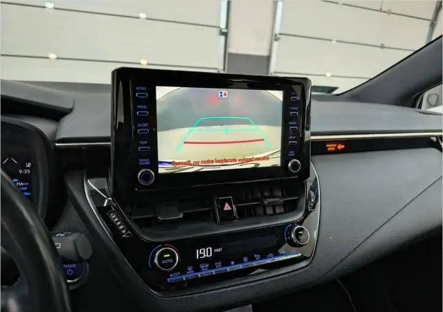 TOYOTA Corolla 1.8 Hybrid Active