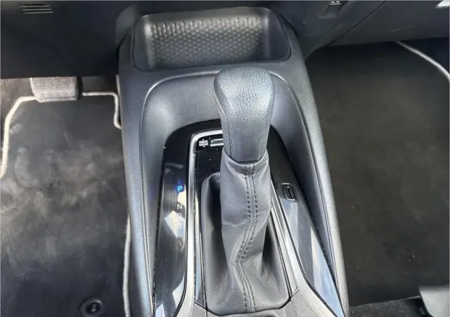 TOYOTA Corolla 1.8 Hybrid Active