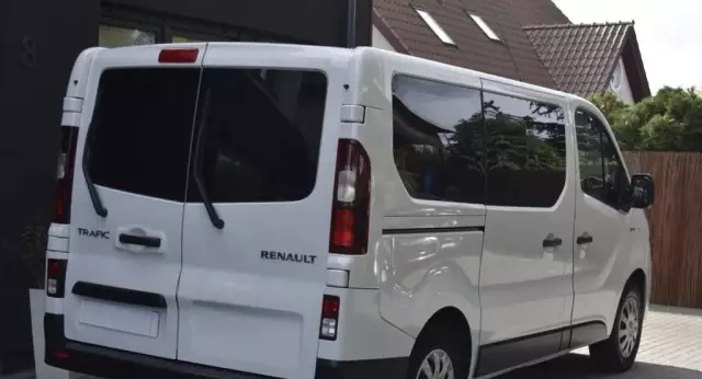 RENAULT Trafic 