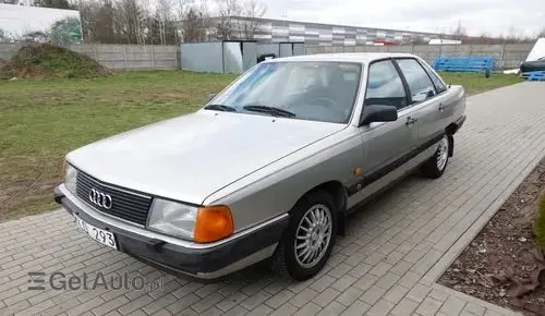 AUDI 100 
