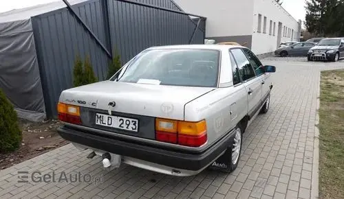 AUDI 100 