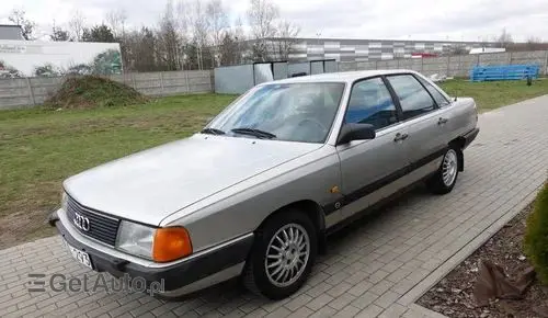 AUDI 100 