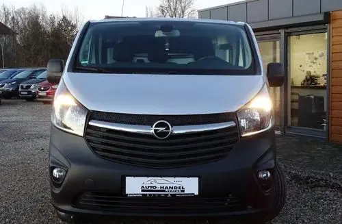 OPEL Vivaro 