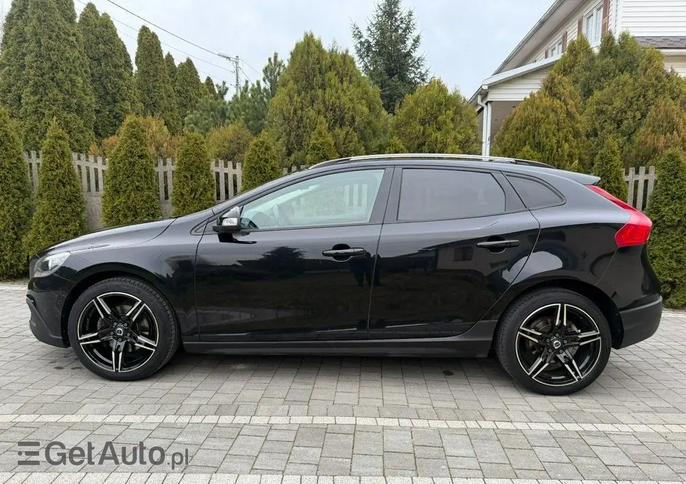 VOLVO V40 Cross Country 