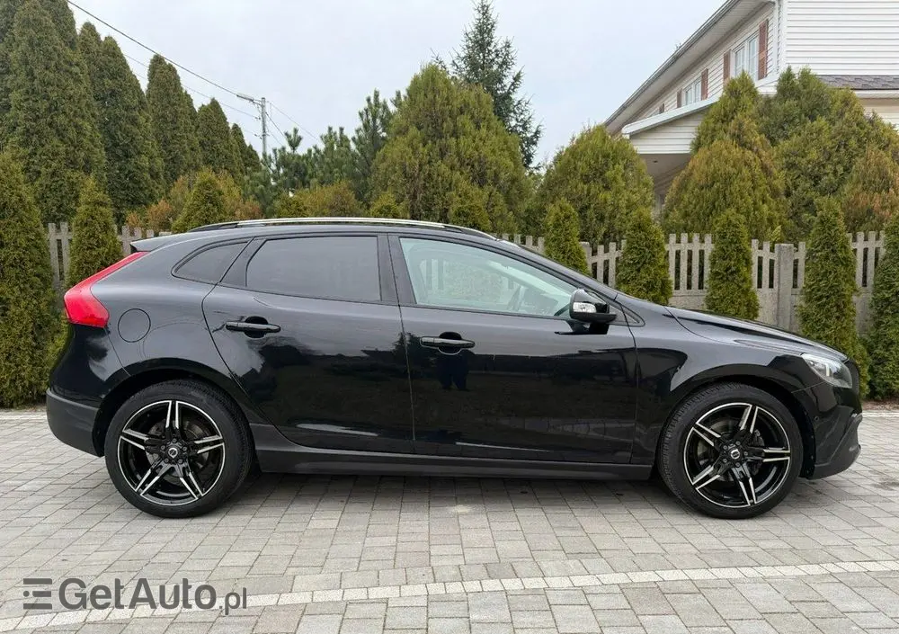 VOLVO V40 Cross Country 