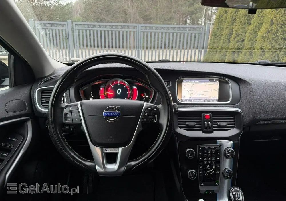 VOLVO V40 Cross Country 