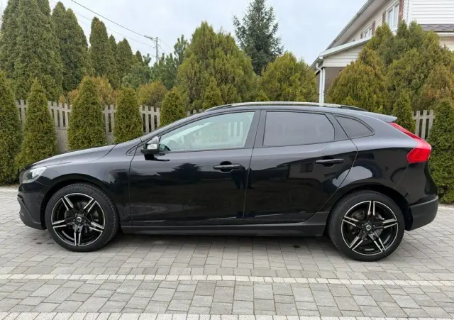 VOLVO V40 Cross Country 
