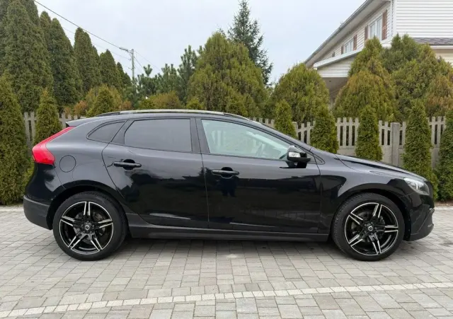 VOLVO V40 Cross Country 