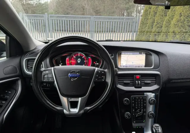 VOLVO V40 Cross Country 