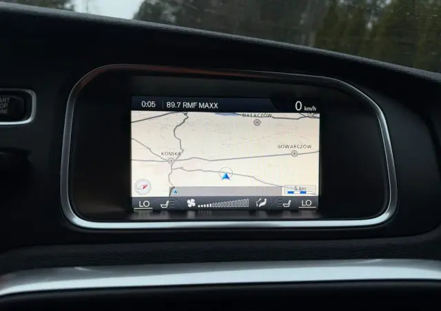 VOLVO V40 Cross Country 