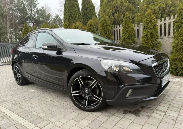 VOLVO V40 Cross Country 
