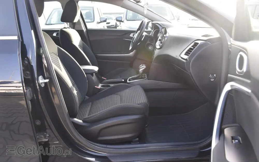 KIA Ceed 1.5 T-GDI M DCT