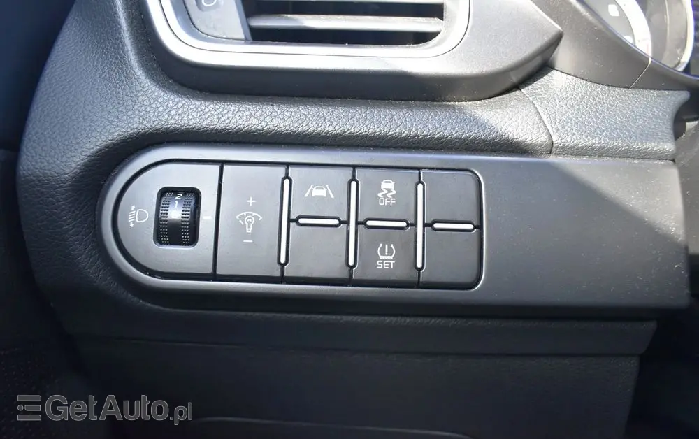 KIA Ceed 1.5 T-GDI M DCT