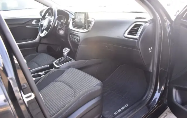KIA Ceed 1.5 T-GDI M DCT