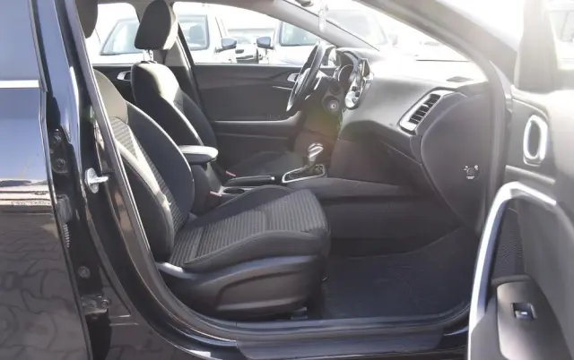 KIA Ceed 1.5 T-GDI M DCT