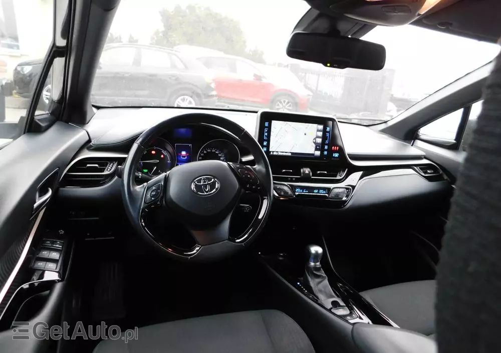 TOYOTA C-HR 1.8 Hybrid Dynamic