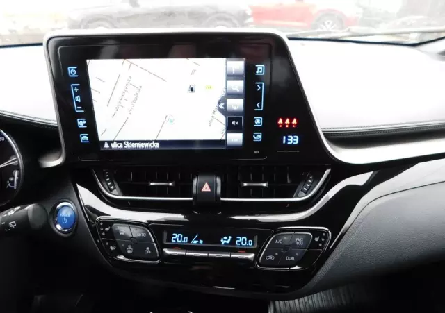 TOYOTA C-HR 1.8 Hybrid Dynamic