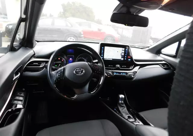 TOYOTA C-HR 1.8 Hybrid Dynamic