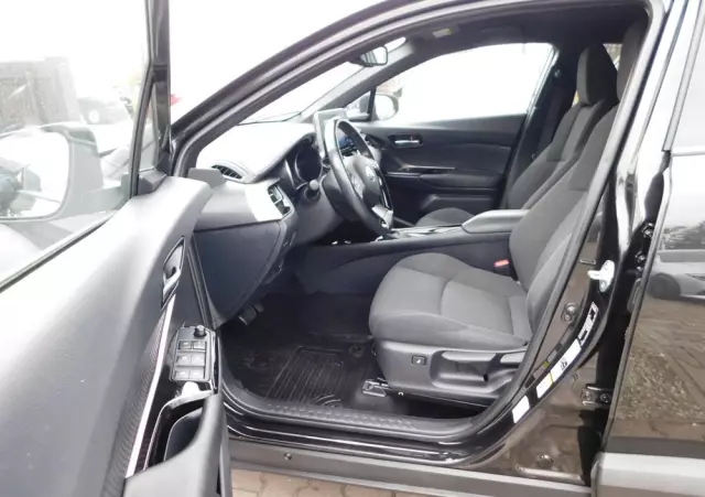 TOYOTA C-HR 1.8 Hybrid Dynamic