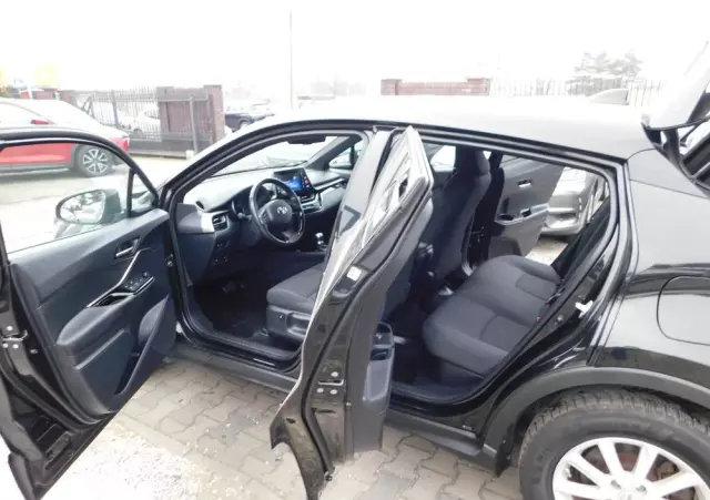 TOYOTA C-HR 1.8 Hybrid Dynamic