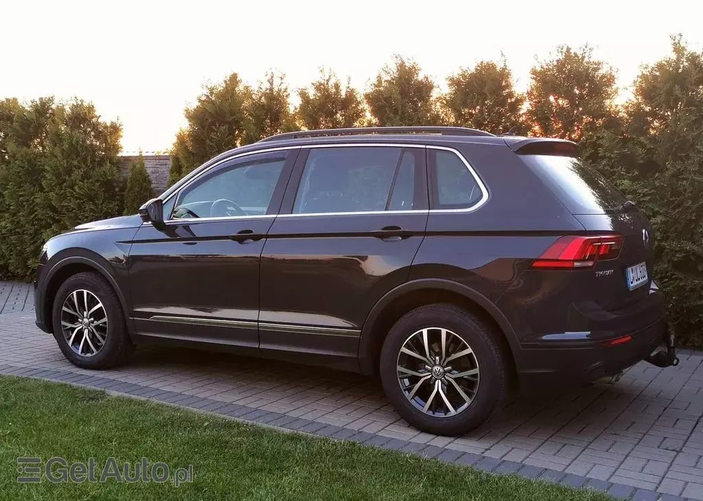 VOLKSWAGEN Tiguan 