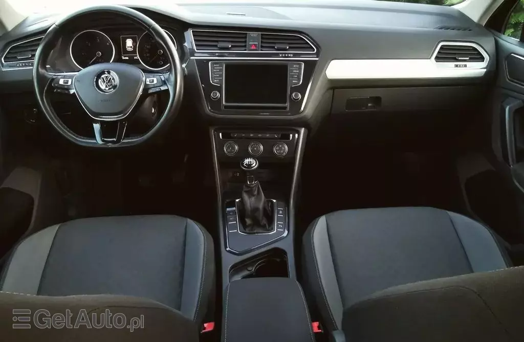 VOLKSWAGEN Tiguan 