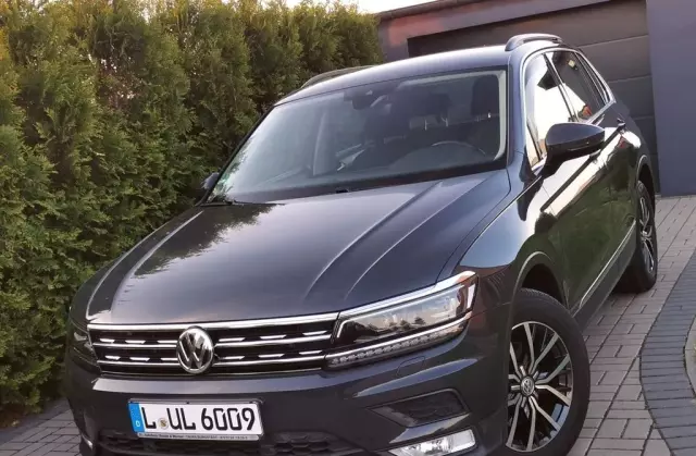VOLKSWAGEN Tiguan 