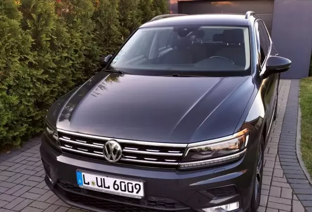 VOLKSWAGEN Tiguan 