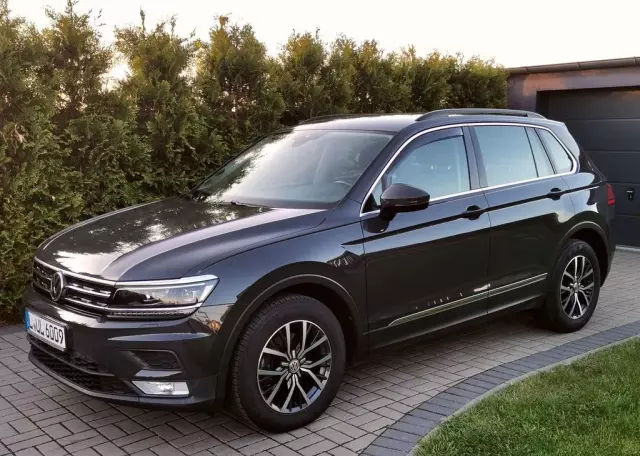 VOLKSWAGEN Tiguan 
