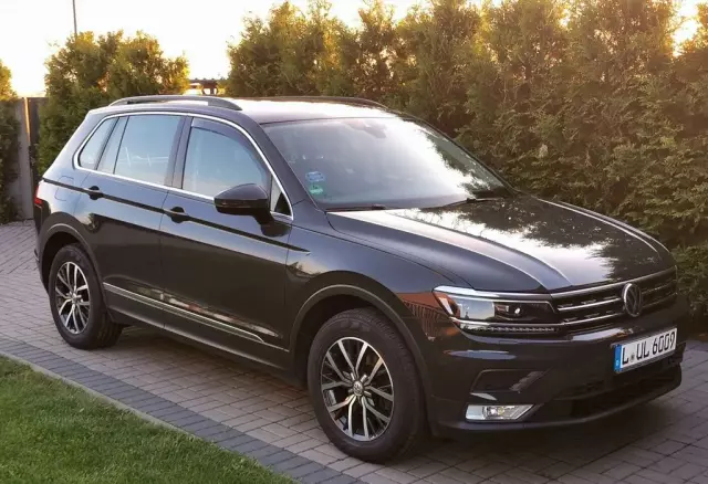 VOLKSWAGEN Tiguan 