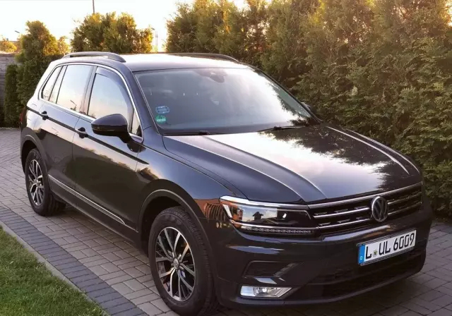 VOLKSWAGEN Tiguan 