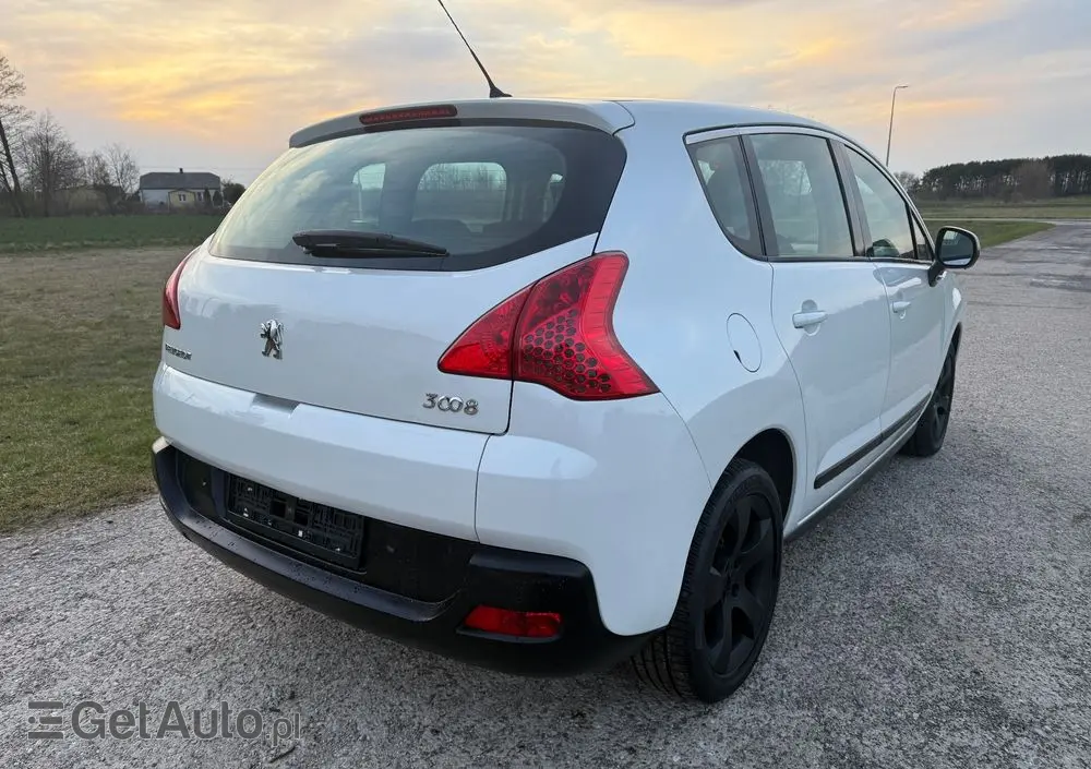 PEUGEOT 3008 HDi FAP 150 Allure