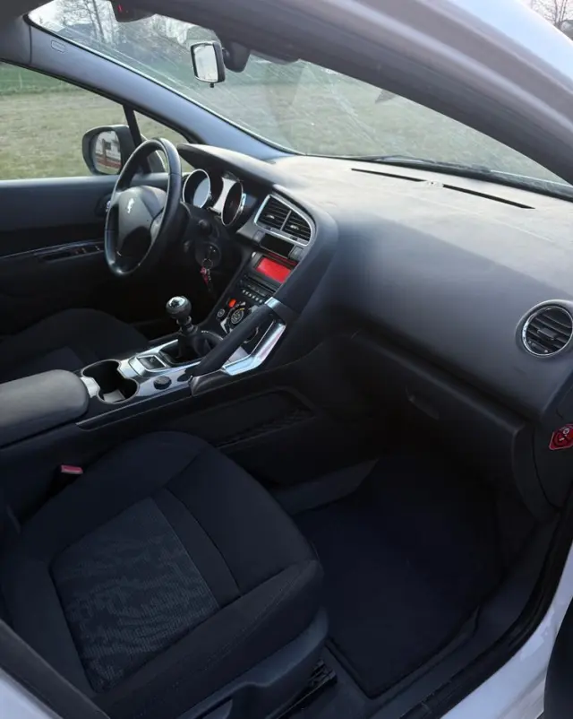 PEUGEOT 3008 HDi FAP 150 Allure