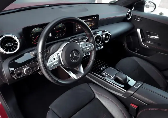 MERCEDES-BENZ CLA 220 d 4-Matic AMG Line 8G-DCT