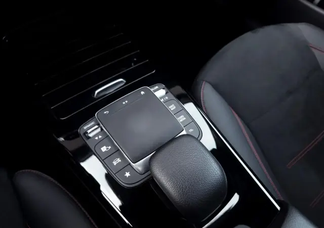 MERCEDES-BENZ CLA 220 d 4-Matic AMG Line 8G-DCT