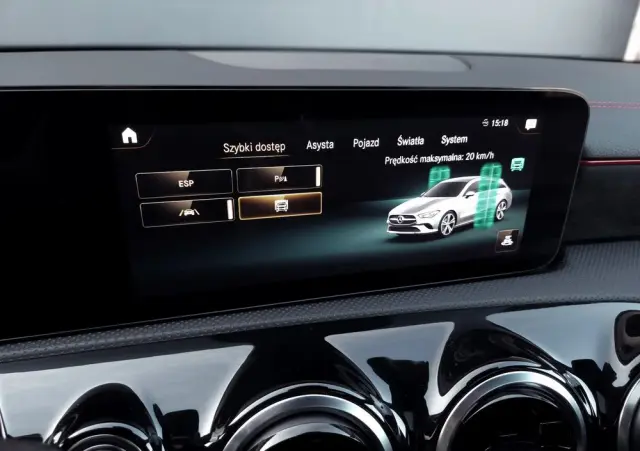 MERCEDES-BENZ CLA 220 d 4-Matic AMG Line 8G-DCT