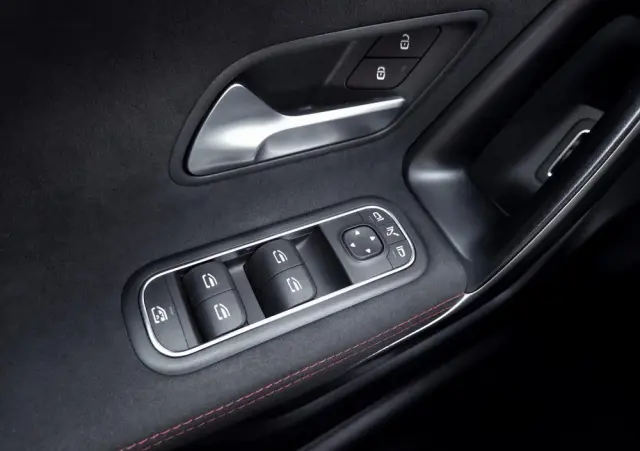 MERCEDES-BENZ CLA 220 d 4-Matic AMG Line 8G-DCT