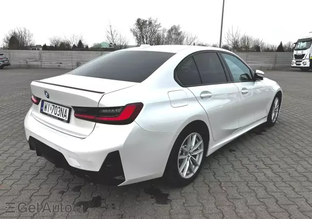 BMW Seria 3  320d xDrive M Sport sport